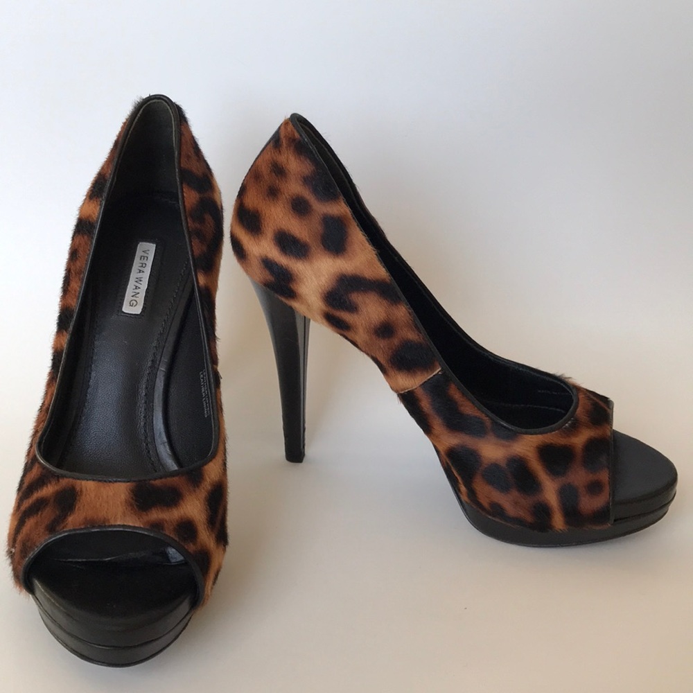 Vera Wang Leopard Peep Toe Pump Heels Size 5.5